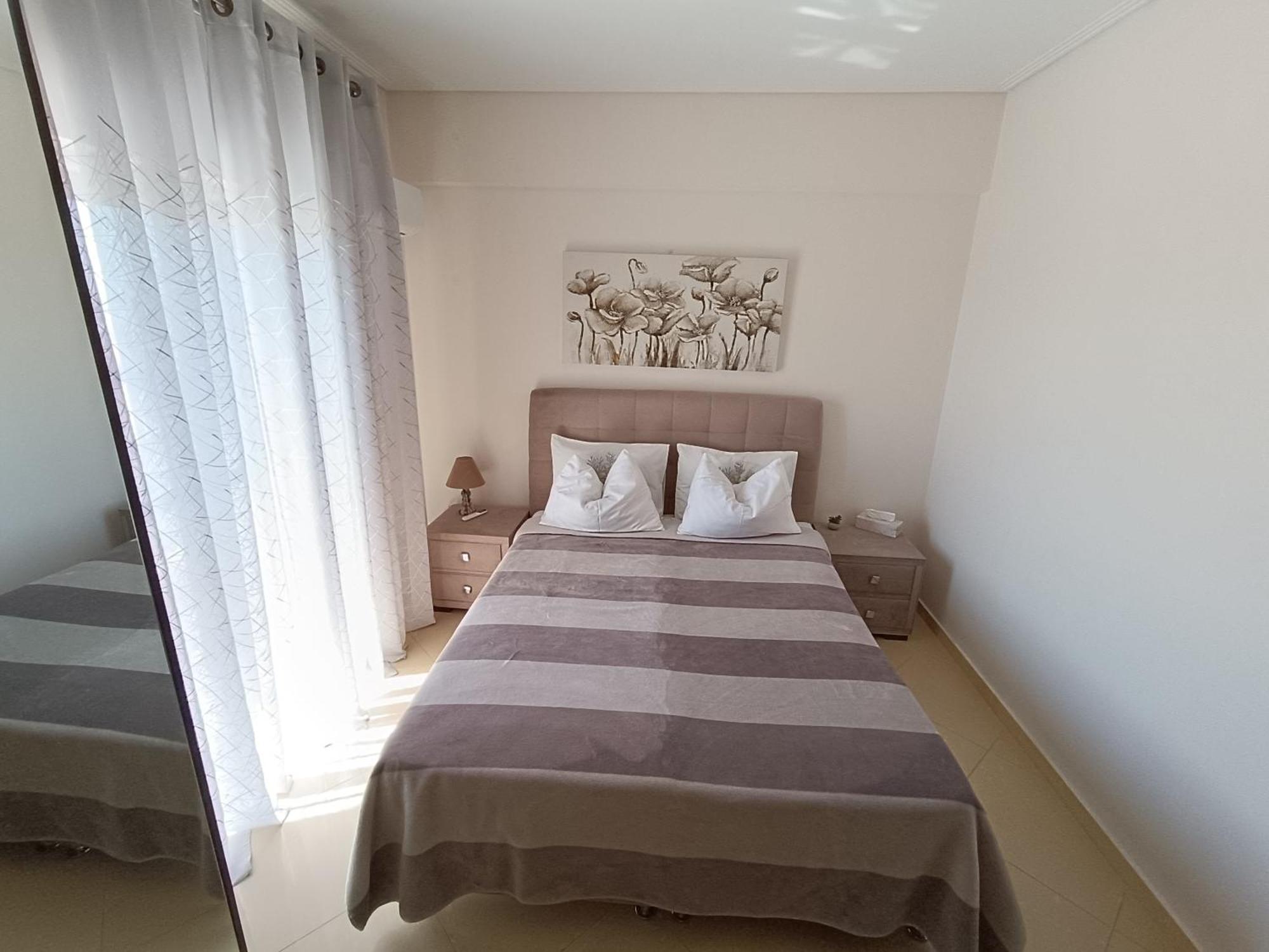 New Elegant Roof Apartment Акарнаи Екстериор снимка